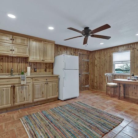 Ohana Ranch Cabin - 12 Minutes To Historic Main St Fredericksburg Exterior photo