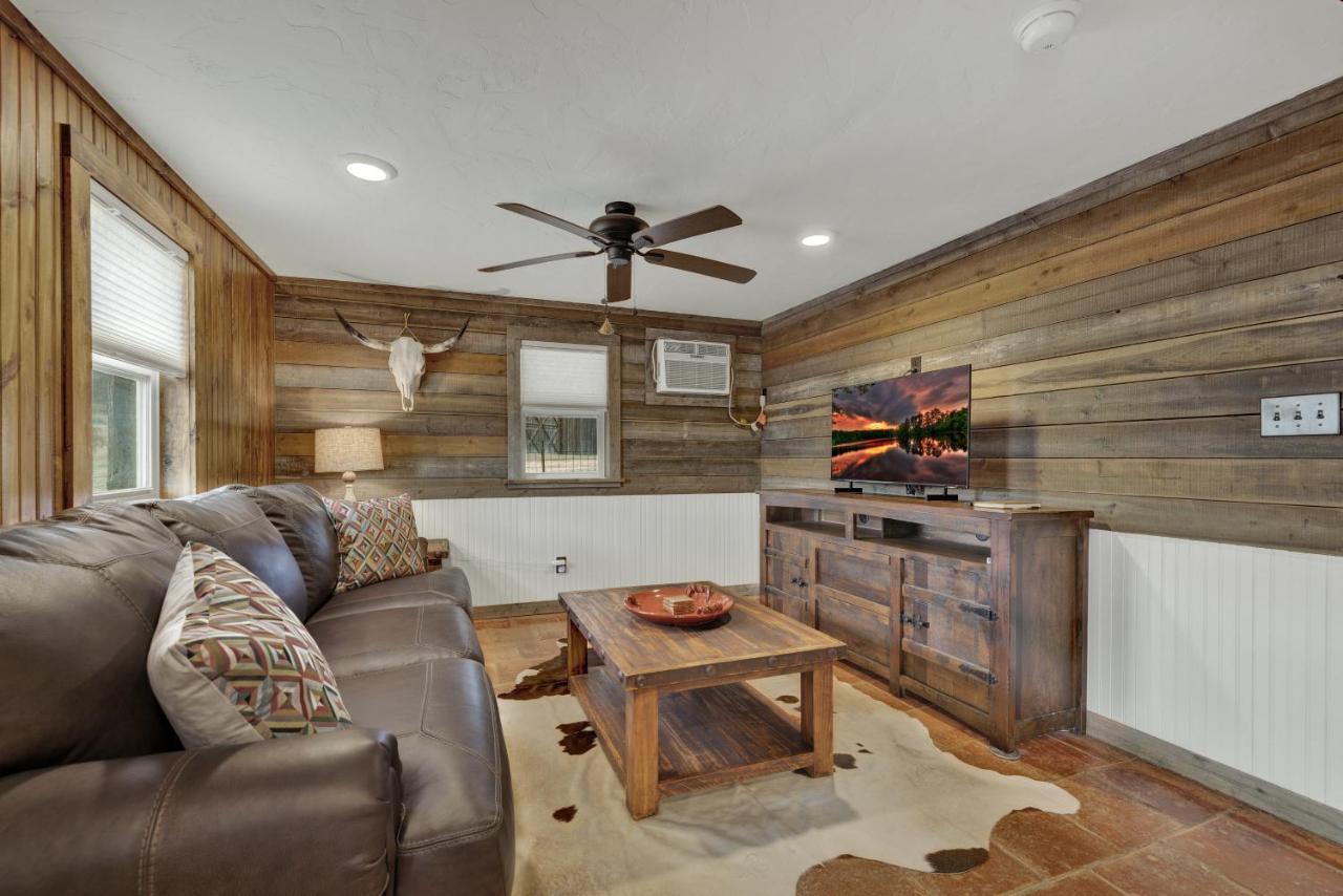 Ohana Ranch Cabin - 12 Minutes To Historic Main St Fredericksburg Exterior photo