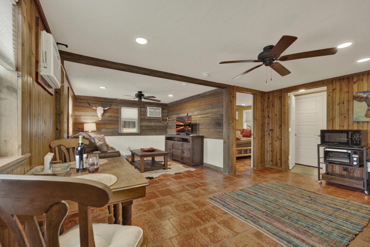 Ohana Ranch Cabin - 12 Minutes To Historic Main St Fredericksburg Exterior photo