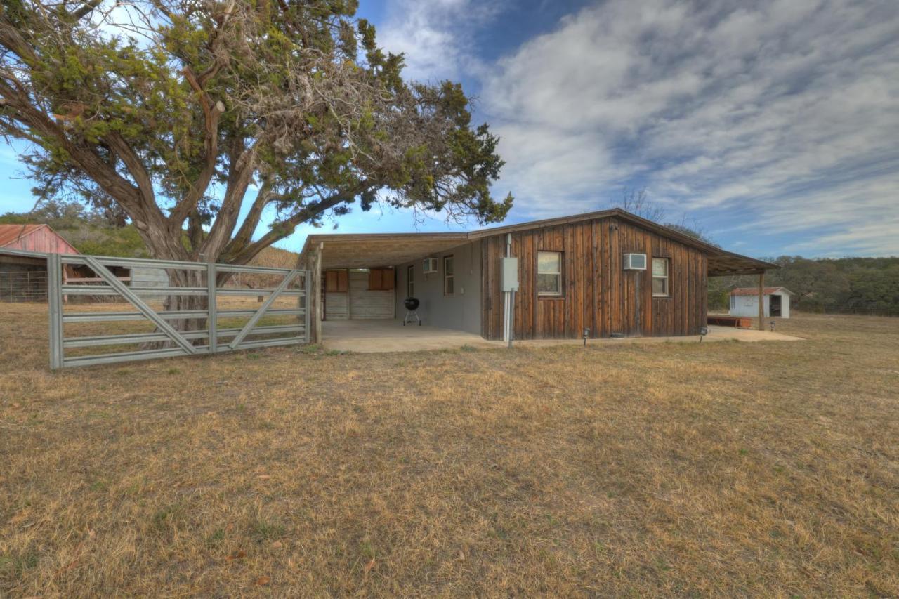 Ohana Ranch Cabin - 12 Minutes To Historic Main St Fredericksburg Exterior photo