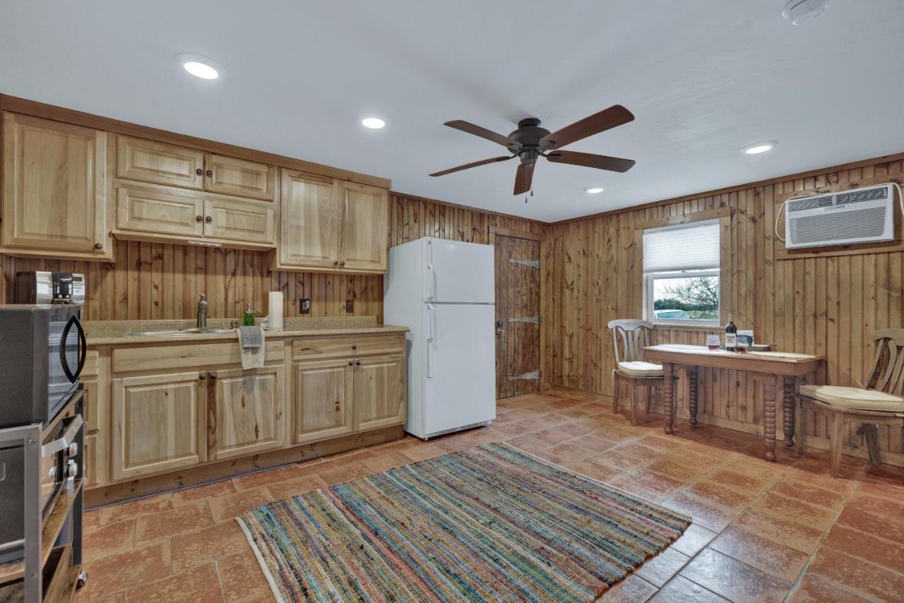 Ohana Ranch Cabin - 12 Minutes To Historic Main St Fredericksburg Exterior photo