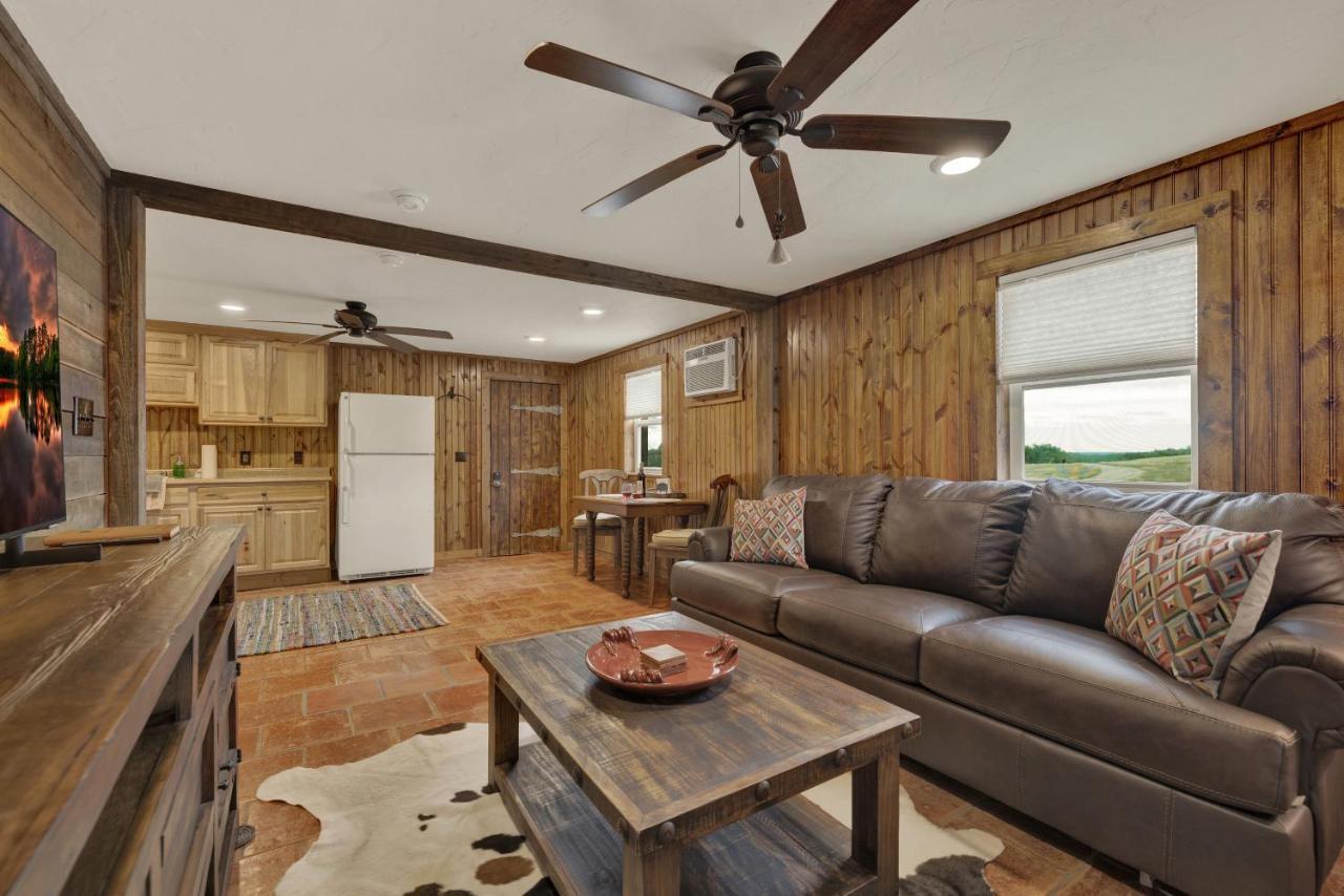 Ohana Ranch Cabin - 12 Minutes To Historic Main St Fredericksburg Exterior photo