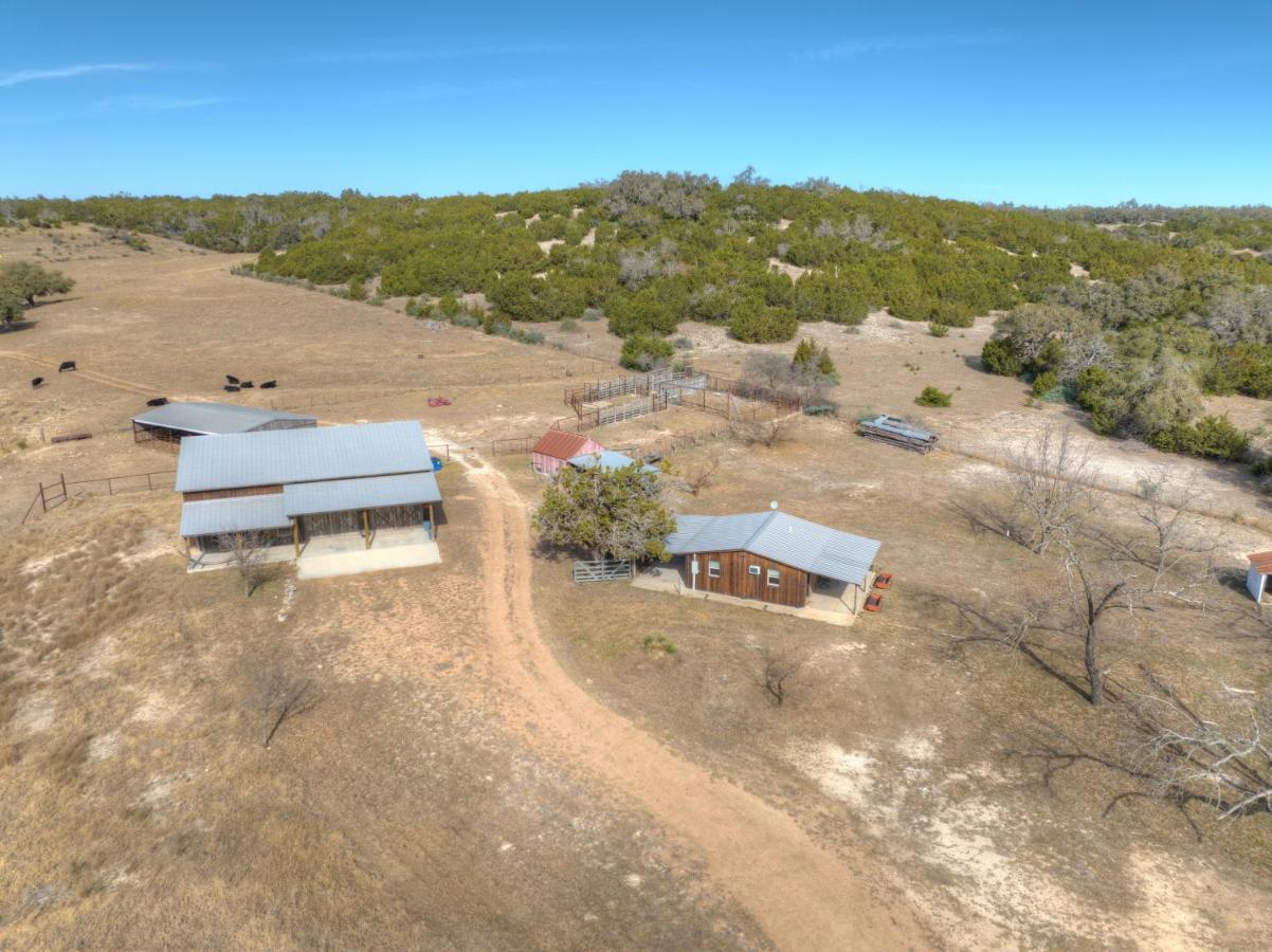 Ohana Ranch Cabin - 12 Minutes To Historic Main St Fredericksburg Exterior photo