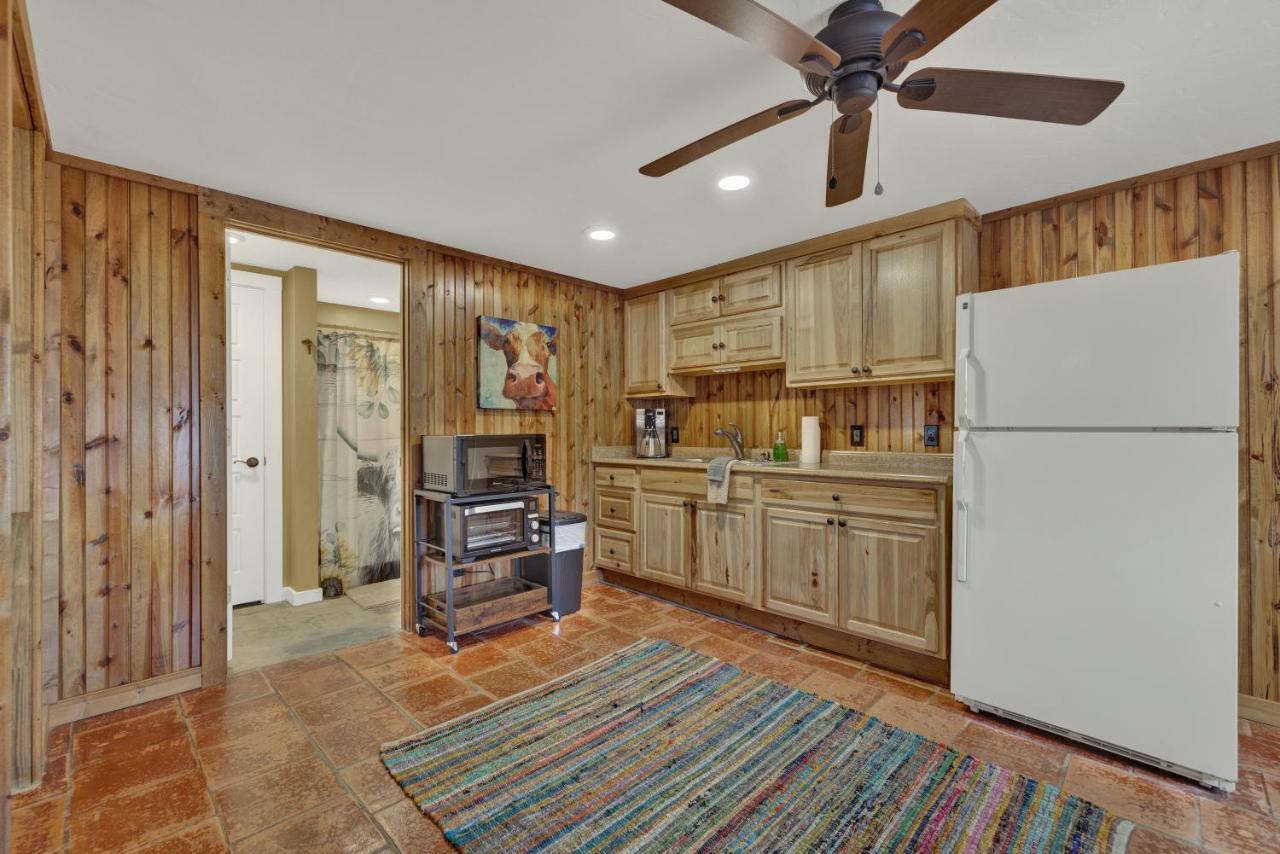 Ohana Ranch Cabin - 12 Minutes To Historic Main St Fredericksburg Exterior photo