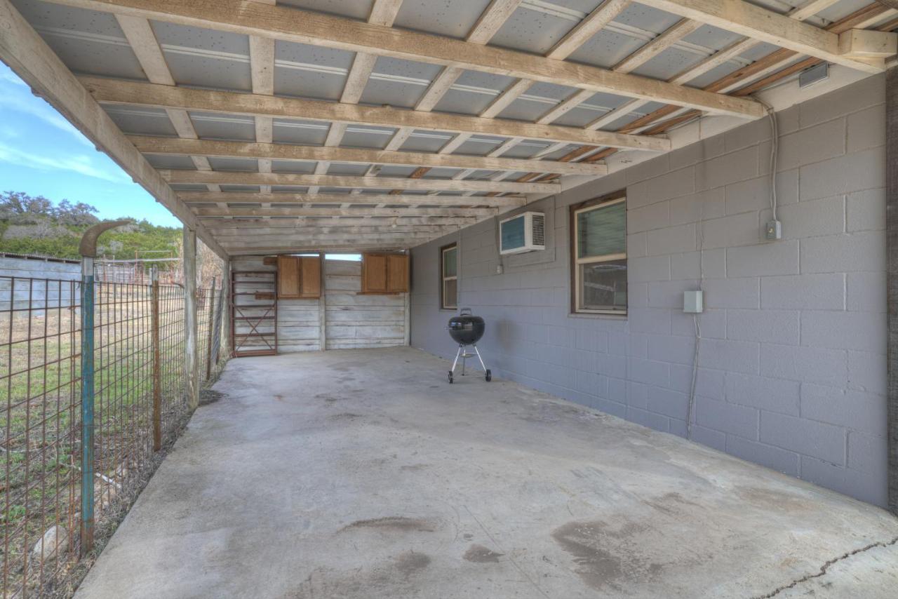 Ohana Ranch Cabin - 12 Minutes To Historic Main St Fredericksburg Exterior photo